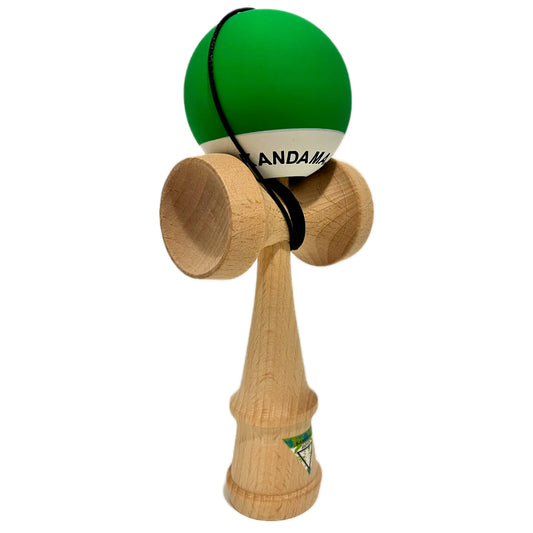 Kendama verde, cu grip din cauciuc și ata lungă, jucărie interactivă din lemn
