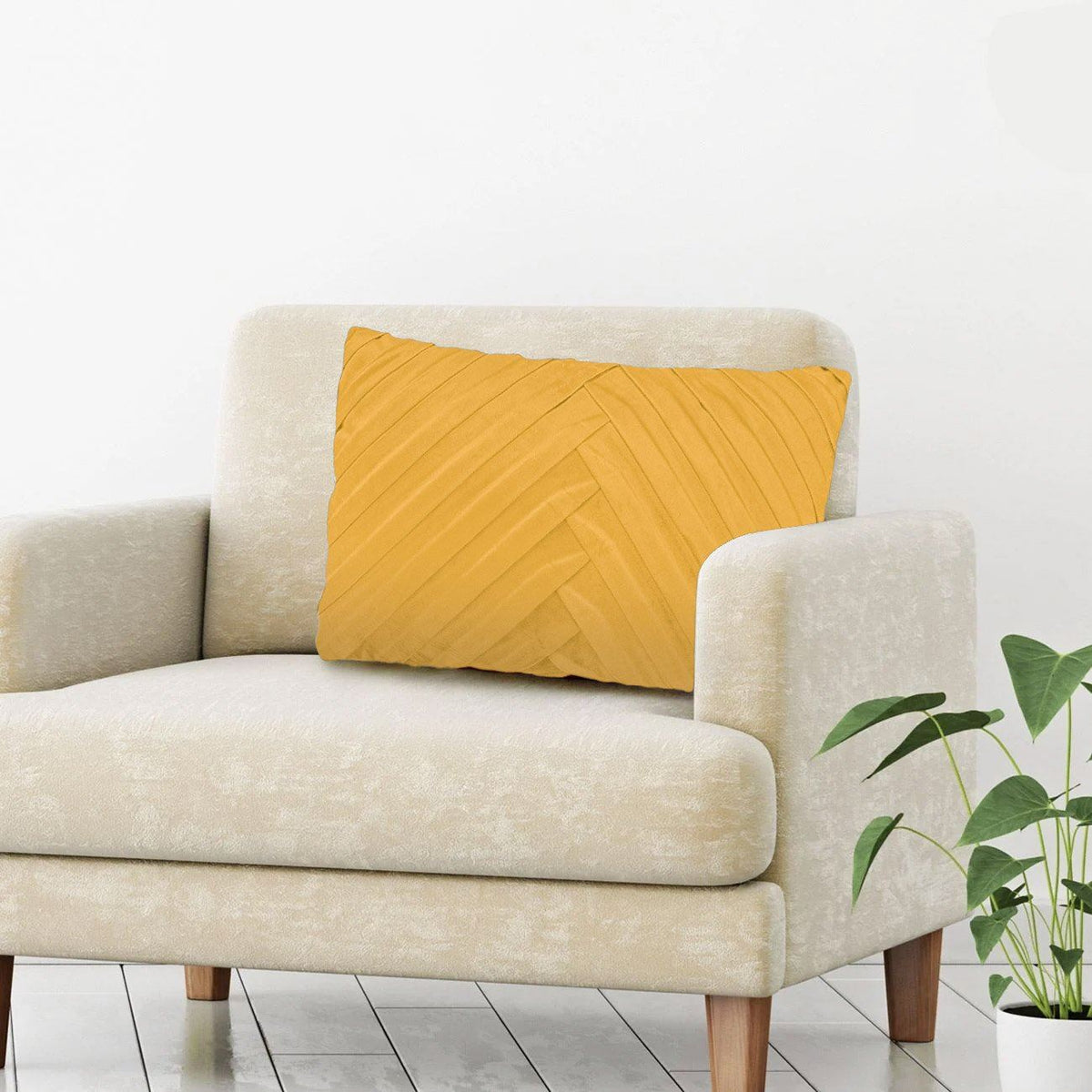 Perna Decorativa Galben Mustar Velvet cu Dungi Reliefate pentru Canapea 50x30cm