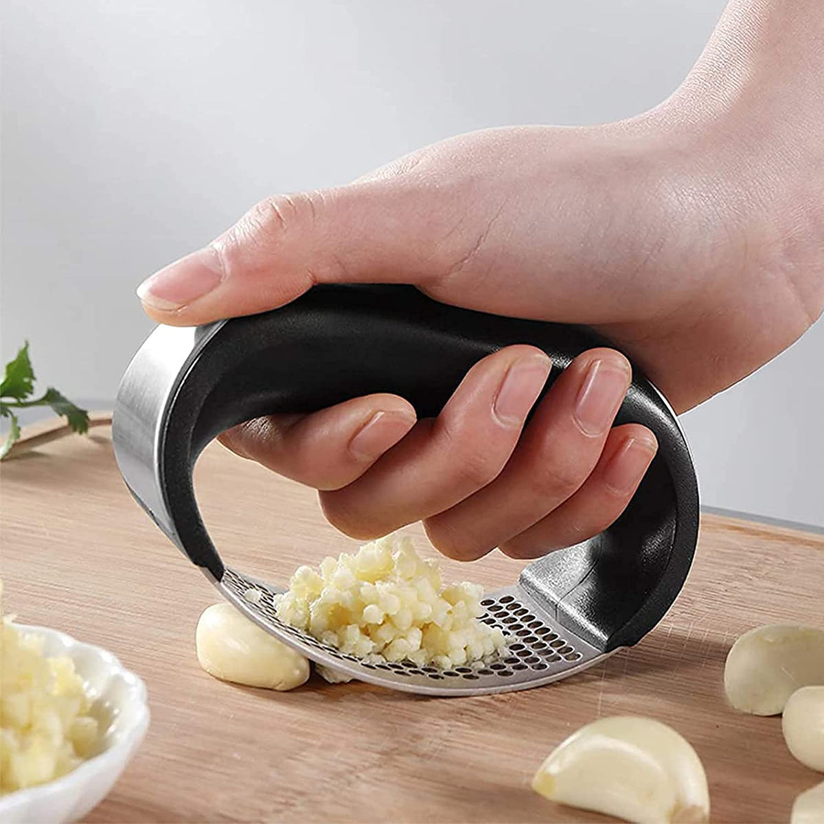 Zdrobitor usturoi, presa manuala curbata, inox usor de curatat